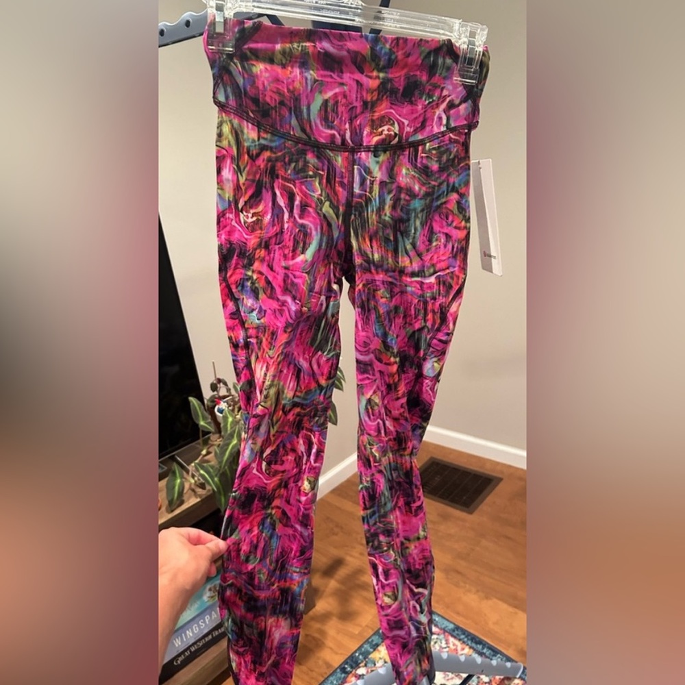 NWT base pace 25” leggings